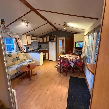 Campsite Bungalow, Bleu Morillons - *